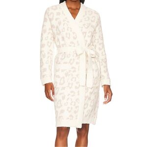 Barefoot dreams robe size small